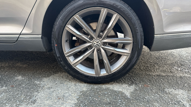 Volkswagen Passat 2.0 TDI GT 5dr DSG [Panoramic Roof] Diesel Estate